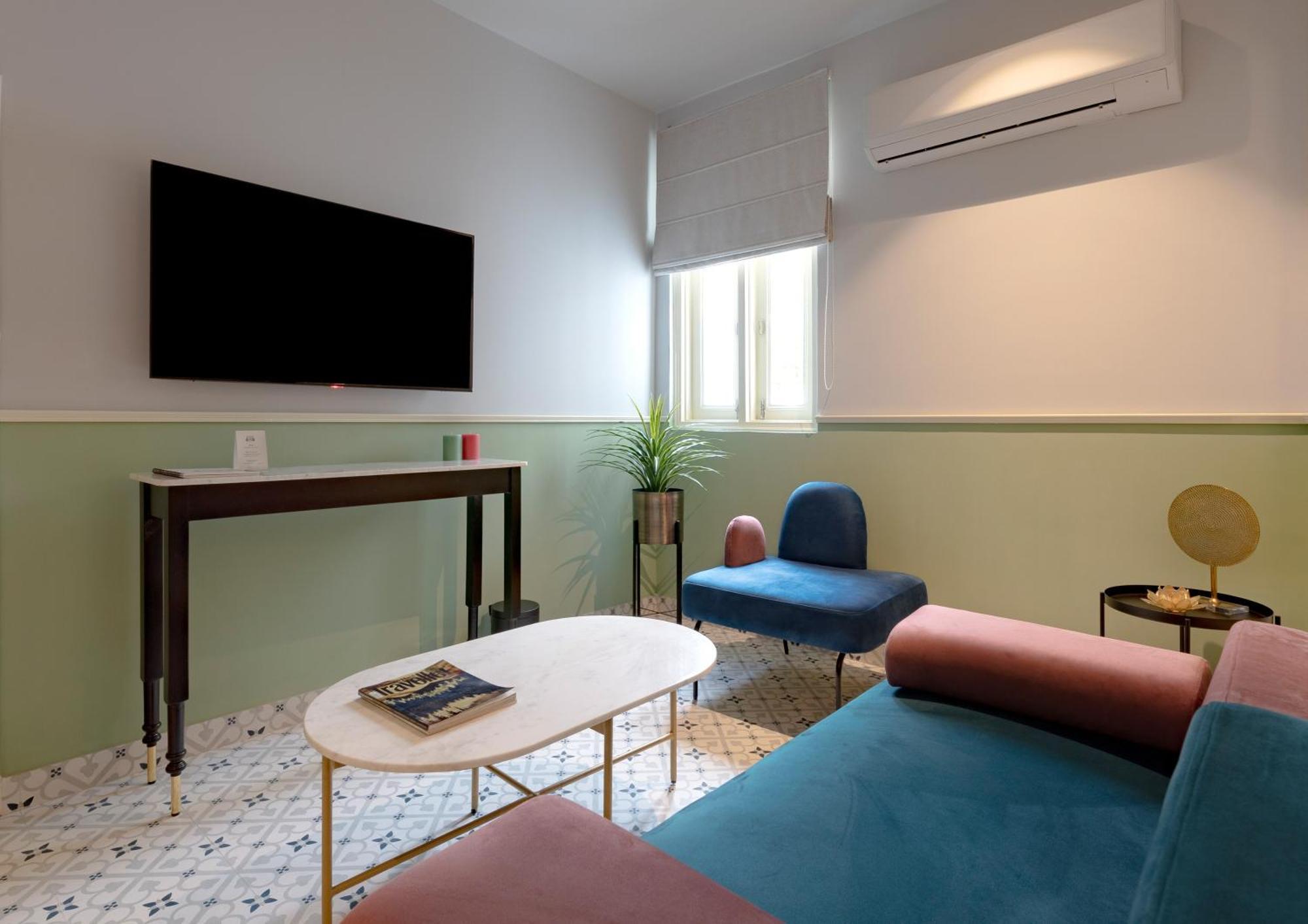 Bungalow Hotel