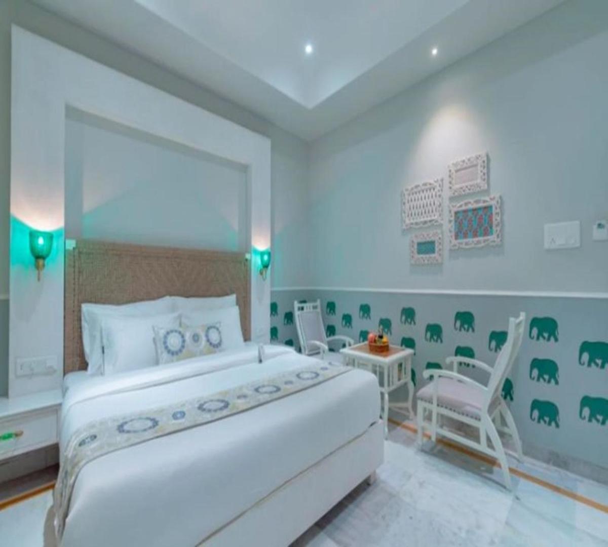 Bungalow Hotel